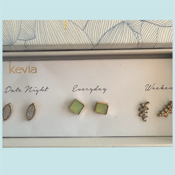 Kevia Women's Five Piece Earring Set - Picture 3 of 4